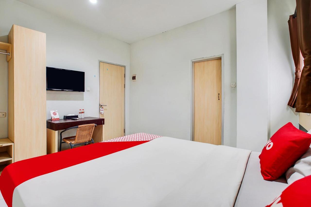 Готель Reddoorz @ Pelajar Pejuang 3 Бандунг Екстер'єр фото