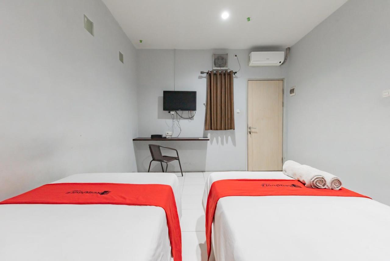 Готель Reddoorz @ Pelajar Pejuang 3 Бандунг Екстер'єр фото