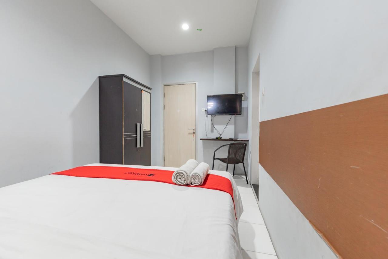 Готель Reddoorz @ Pelajar Pejuang 3 Бандунг Екстер'єр фото